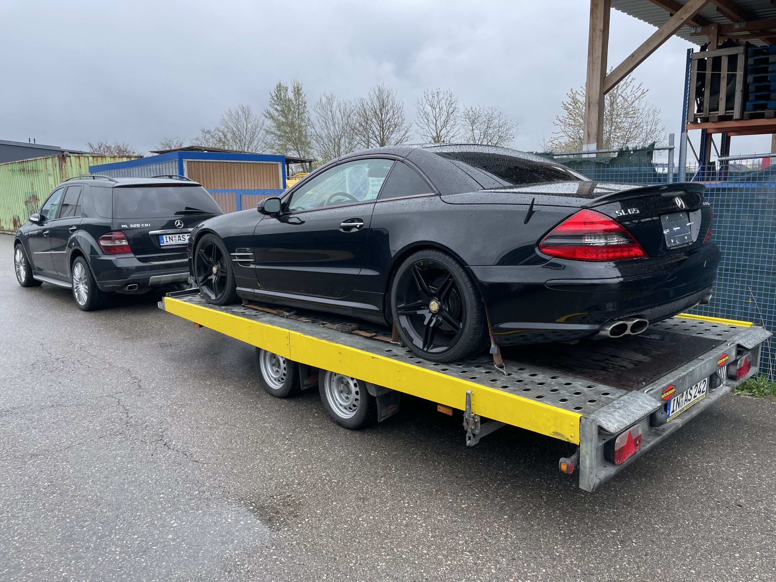 Arbeit an einem Fahrzeug